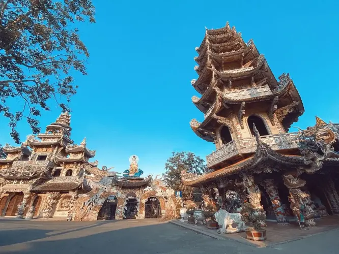 Chùa Linh Phước - Chùa Ve Chai - Khám phá ngôi chùa độc đáo ở Đà Lạt