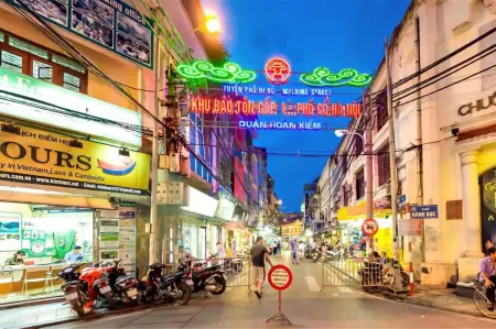 Phố Tạ Hiện - Điểm đến giao lưu văn hóa Đông Tây ở Hà Nội