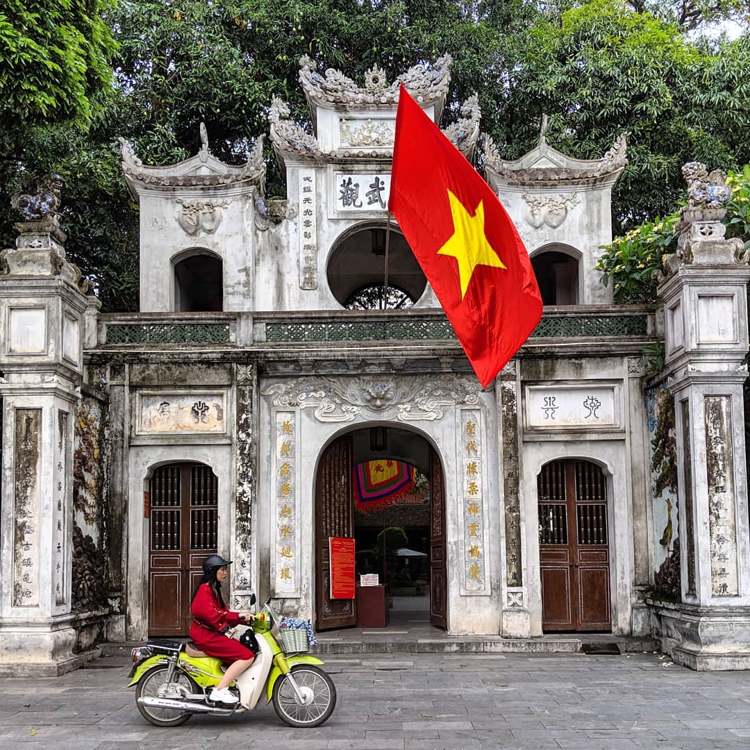 Thăng Long tứ trấn