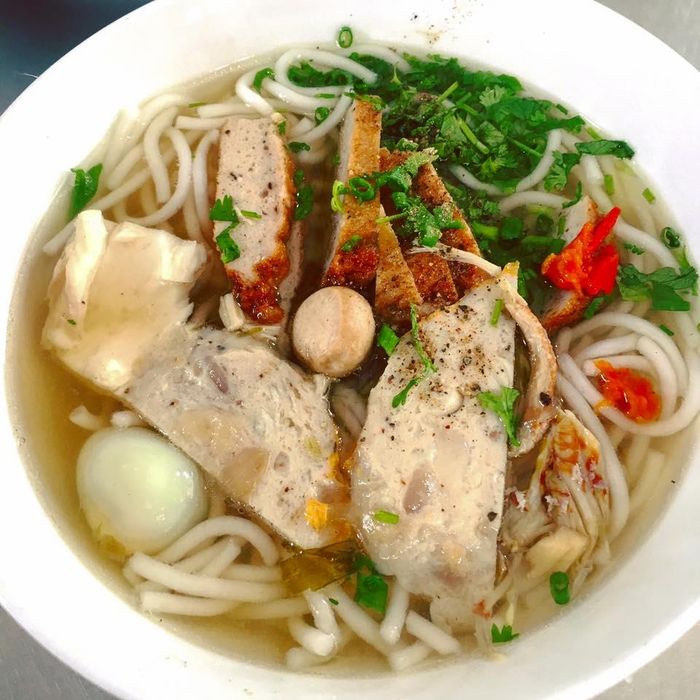 banh-canh-cha-ca-bau-trang